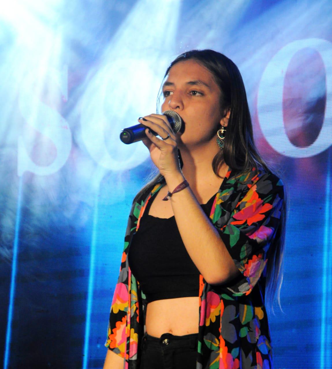 VICTORIA AMARILLA (1)