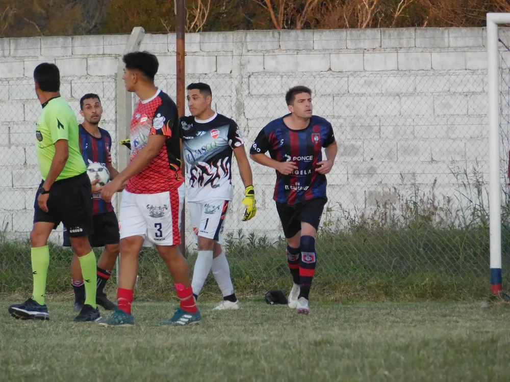 Fecha 9 Centro Social vs Confraternidad (35)
