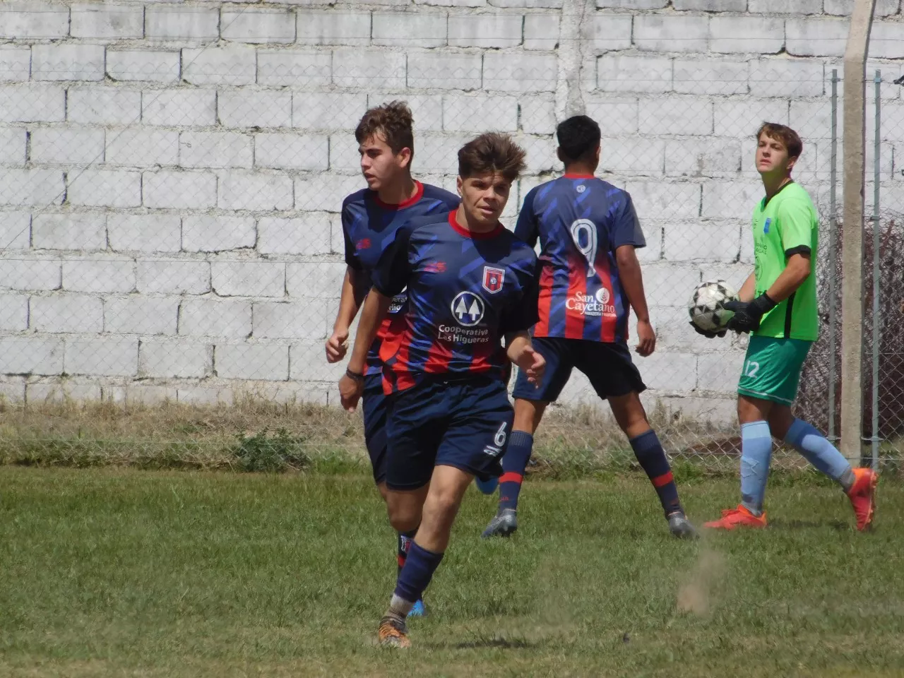 Centro Social Las Higueras Correos y Telecomunicaciones Deportivo Municipal Adela María (147)