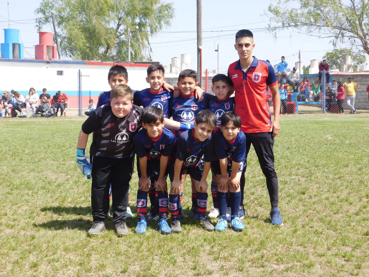 Centro Social Las Higueras Correos y Telecomunicaciones Deportivo Municipal Adela María (166)