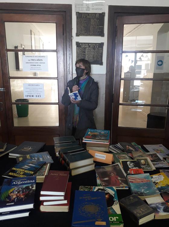 SUELTA DE LIBROS (10)