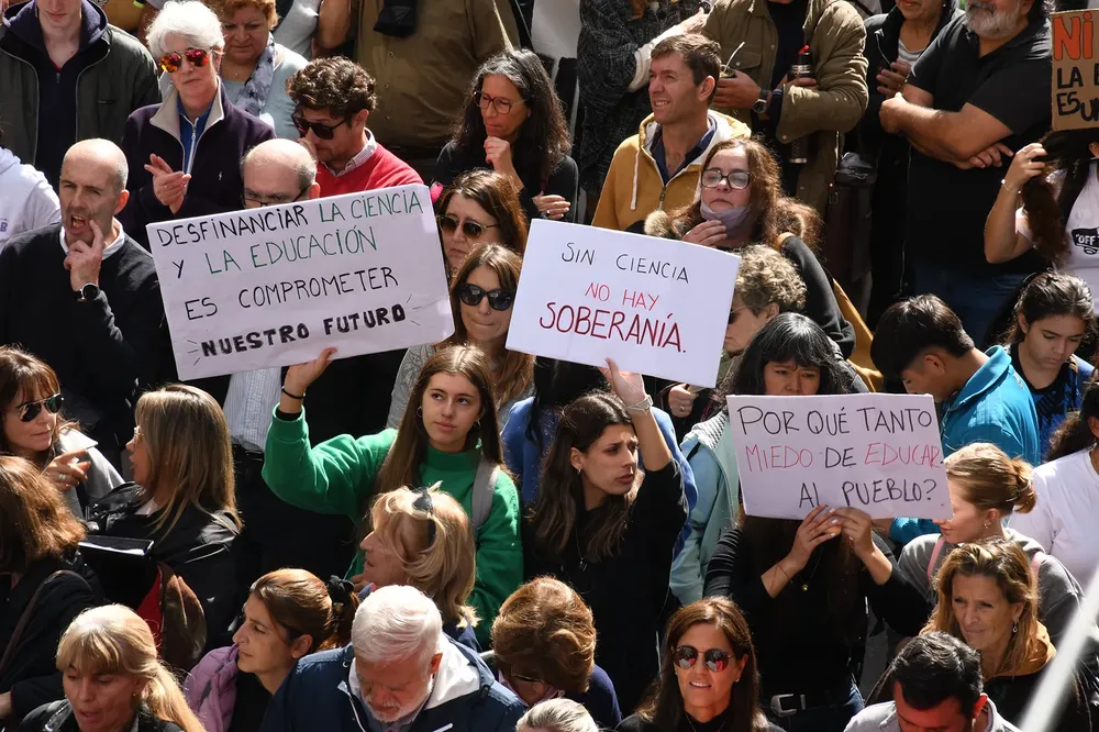 439696700_943056647820704_1331136478651142685_n