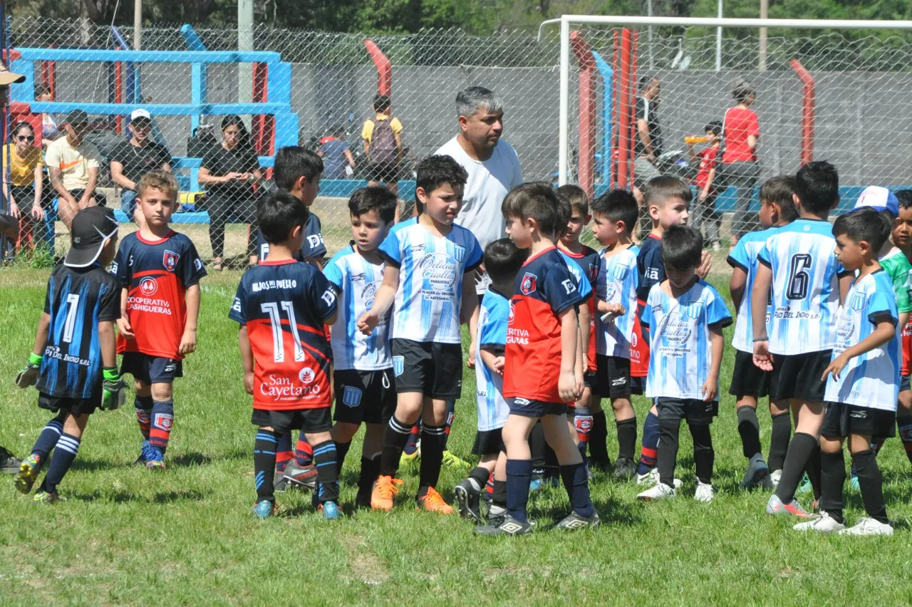 Centro Social vs Alberdi B vs San Cayetano (194)