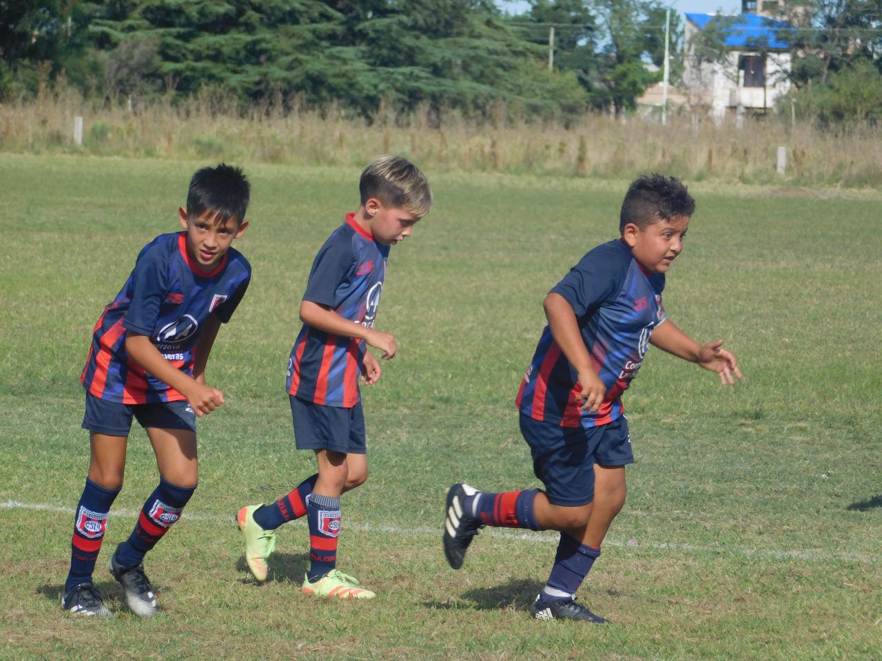 Centro Social Categoria 2013 Relampago Estudiantes (44)