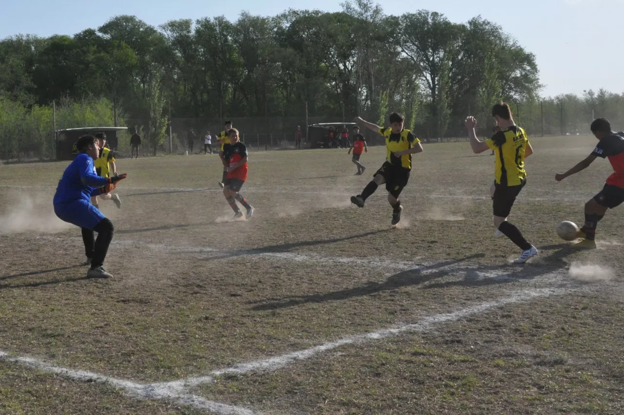 Centro Social Las Higueras Correos y Telecomunicaciones Deportivo Municipal Adela María (111)