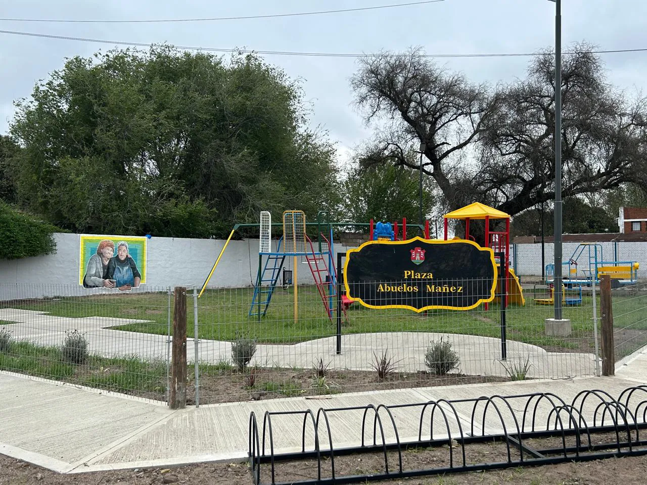 INAUGURACIÓN PLAZA ABUELOS MAÑEZ (2)