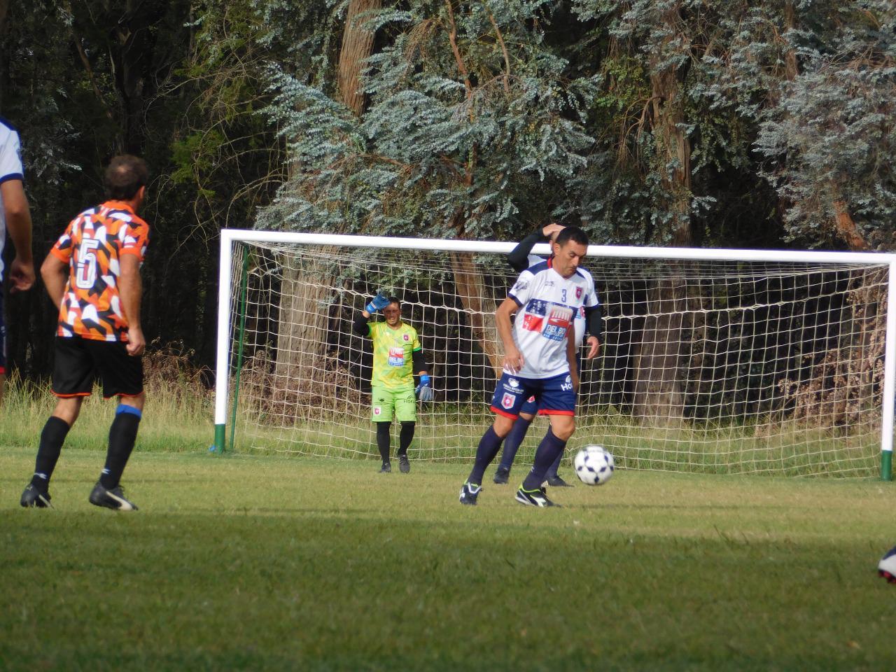 Profesionales Las Higueras vs DGI (11)