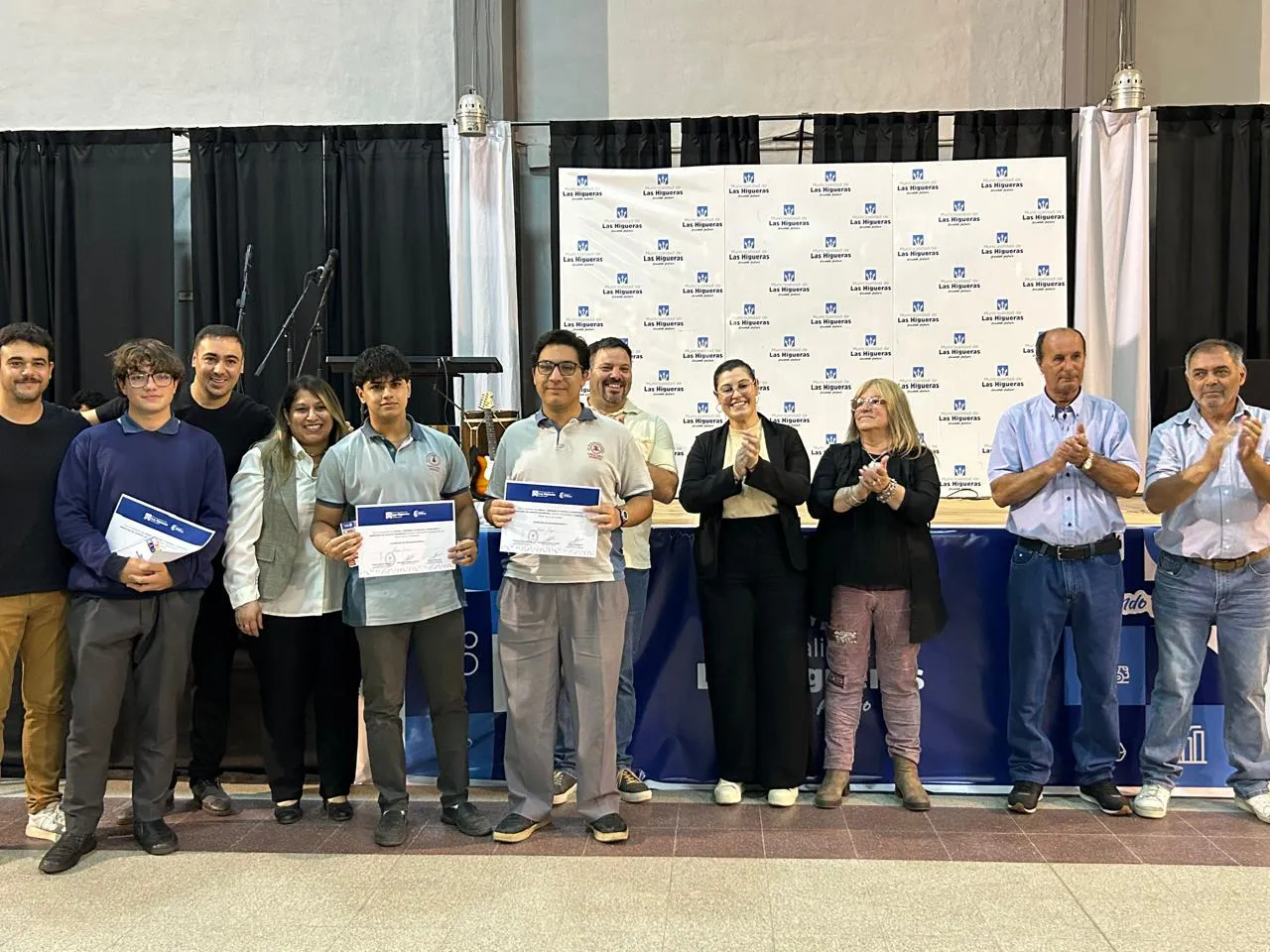 ESTUDIANTES DESTACADOS 2025 (11)