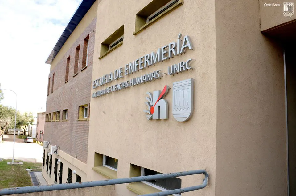 ESCUELA DE ENFERMERIA (5)