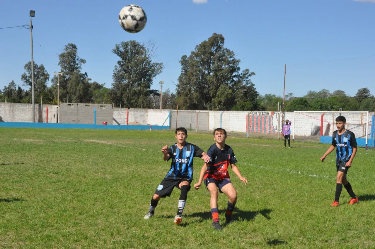 Centro Social vs Alberdi B vs San Cayetano (218)