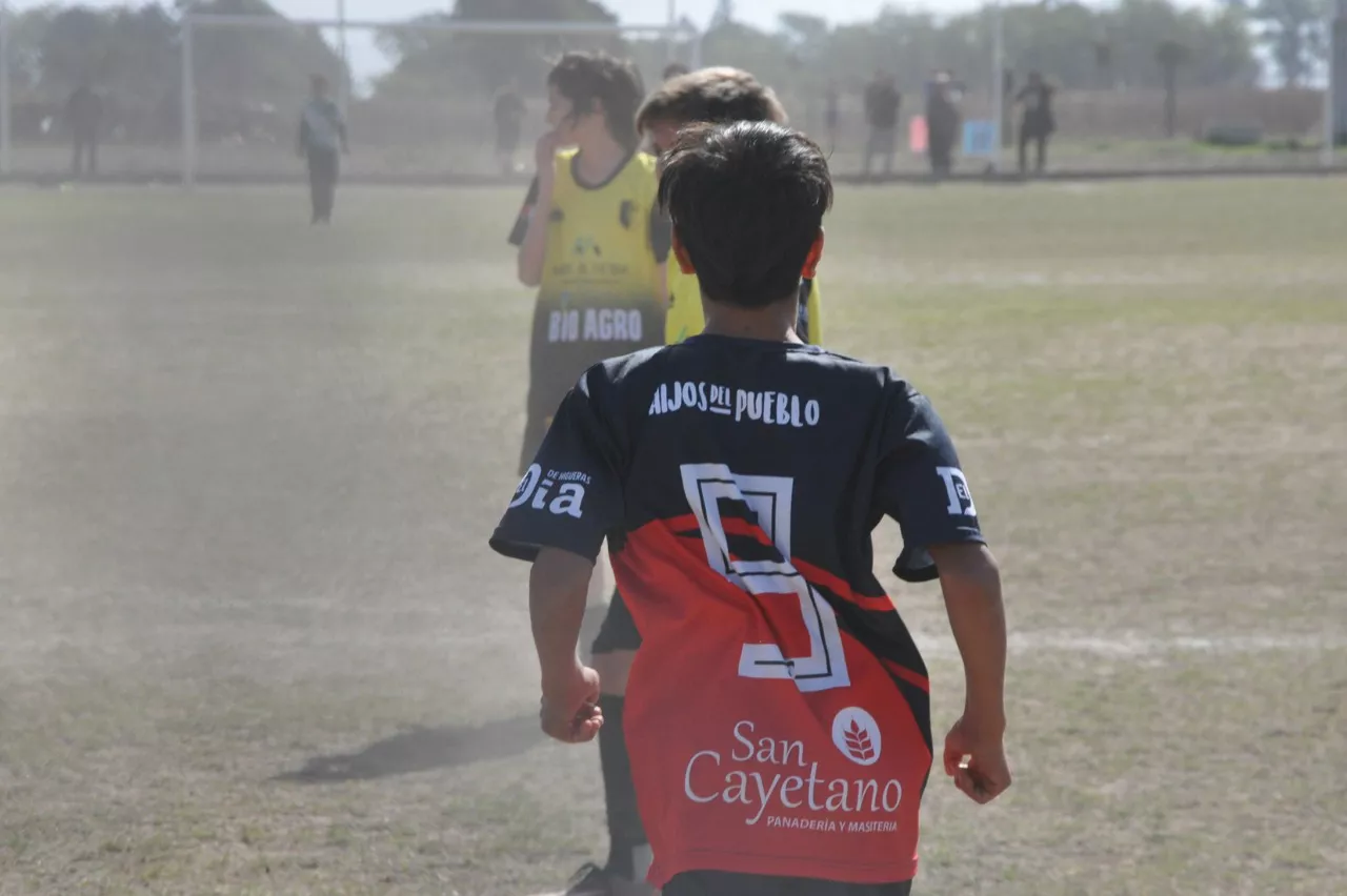 Centro Social Las Higueras Correos y Telecomunicaciones Deportivo Municipal Adela María (78)