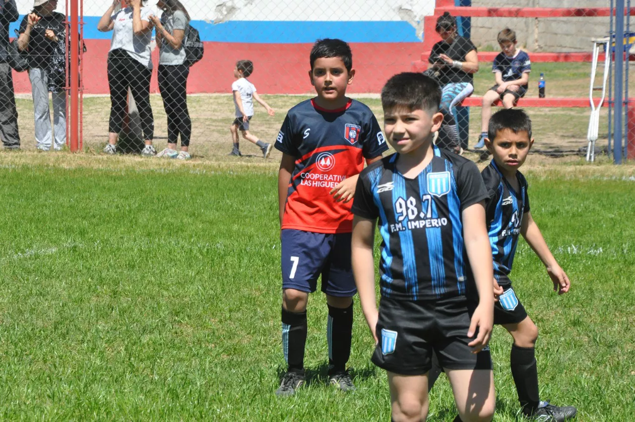 Centro Social vs Alberdi B vs San Cayetano (148)