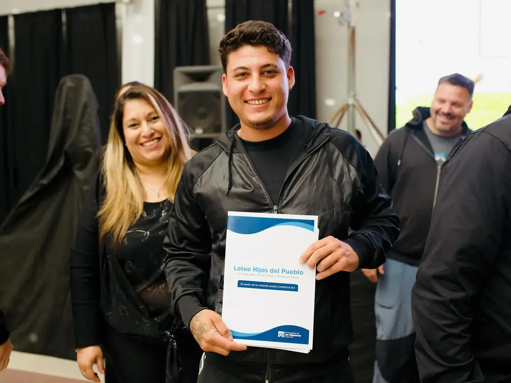 LOTE HIJOS DEL PUEBLO (2)