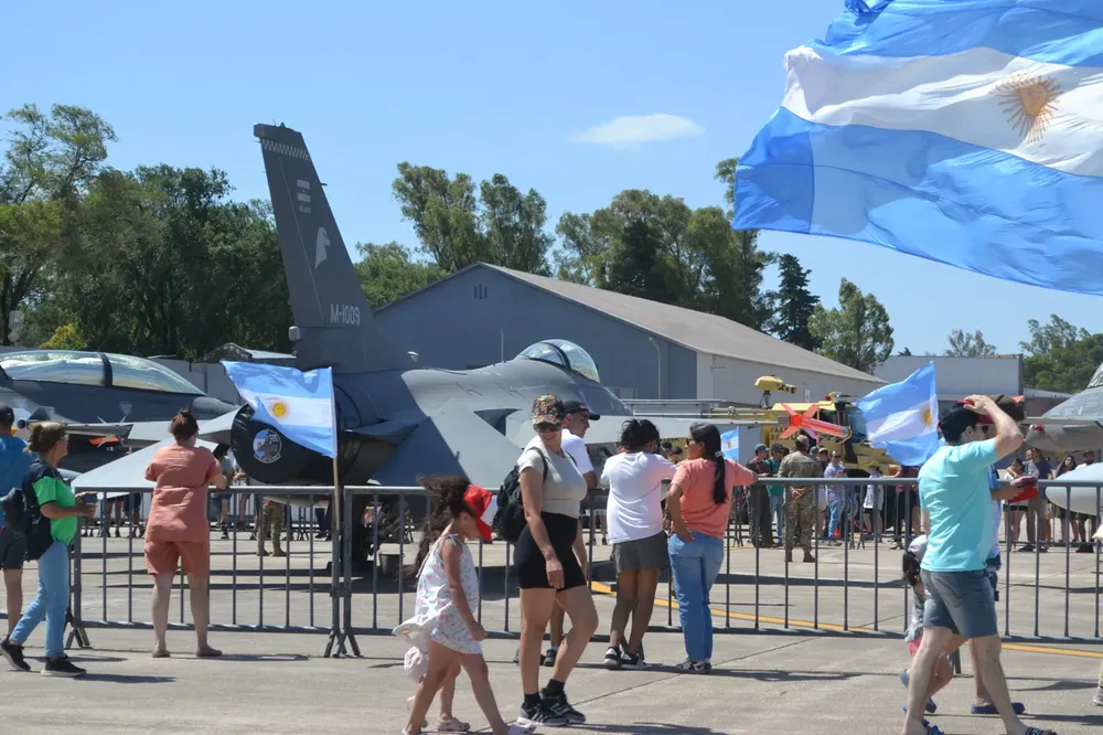 MUESTRA F 16 (5)
