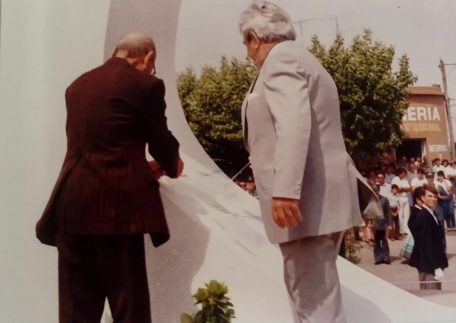 ac5f0b_e0d8fe2681f9498a82d117b05a23208f~mv2