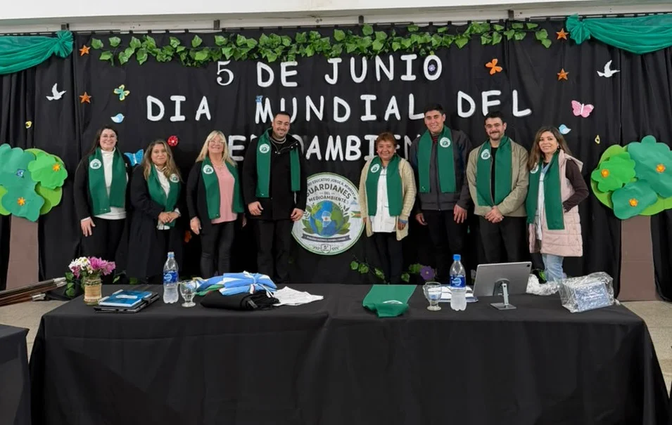 GUARDIANES DEL MEDIO AMBIENTE (14)