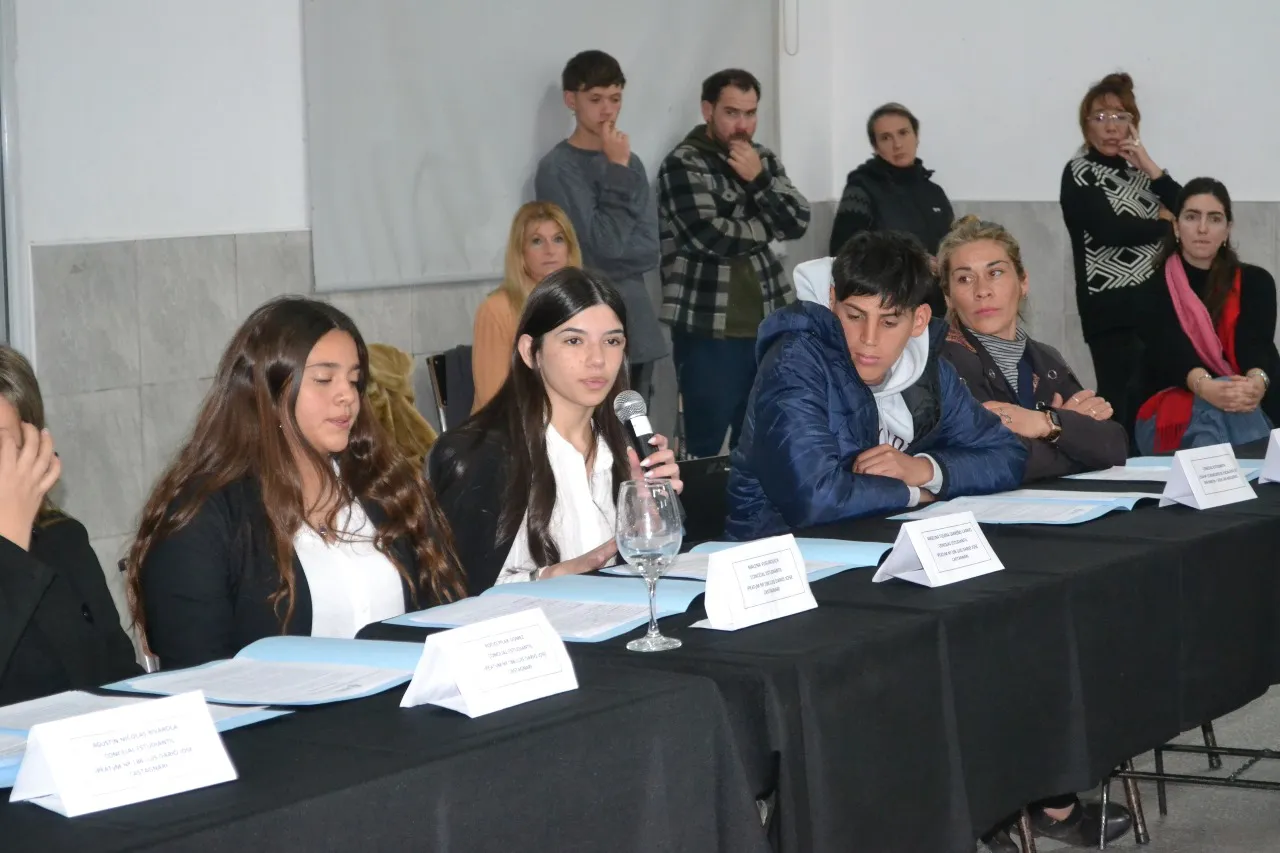 PARLAMENTO ESTUDIANTIL 24JUNIO (6)