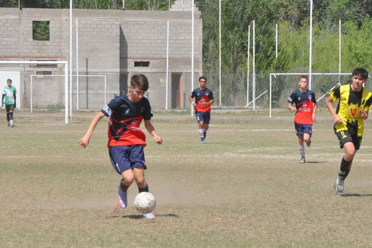 Centro Social Las Higueras Correos y Telecomunicaciones Deportivo Municipal Adela María (13)