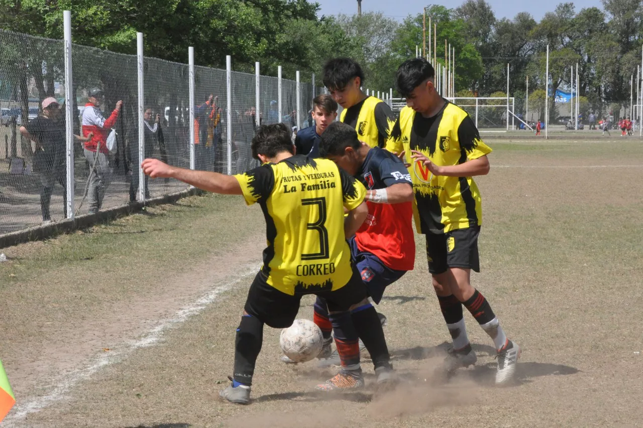 Centro Social Las Higueras Correos y Telecomunicaciones Deportivo Municipal Adela María (17)