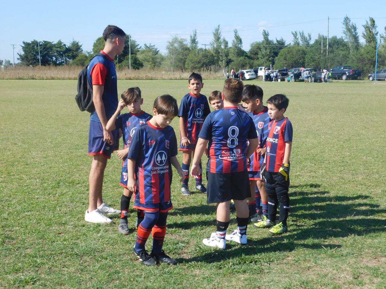 Centro Social Categoria 2013 Relampago Estudiantes (5)