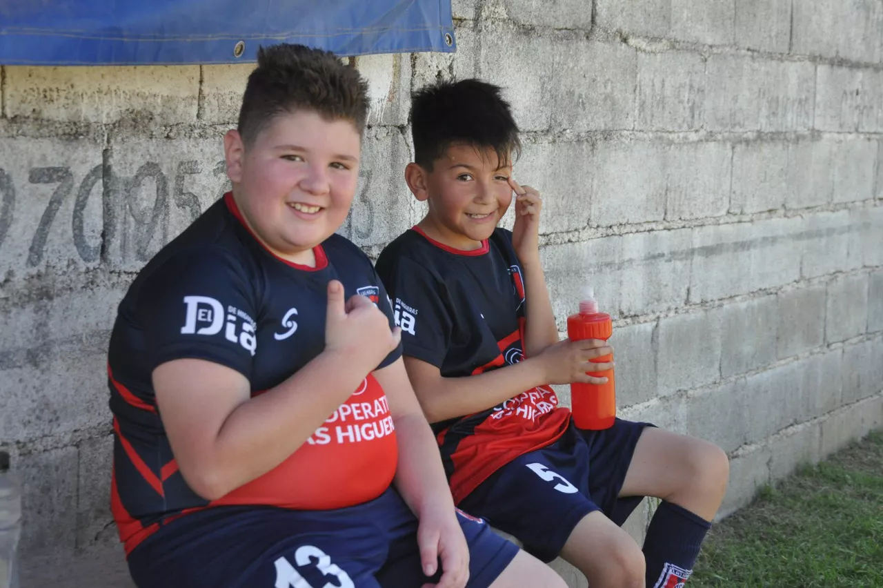 Centro Social vs Alberdi B vs San Cayetano (142)