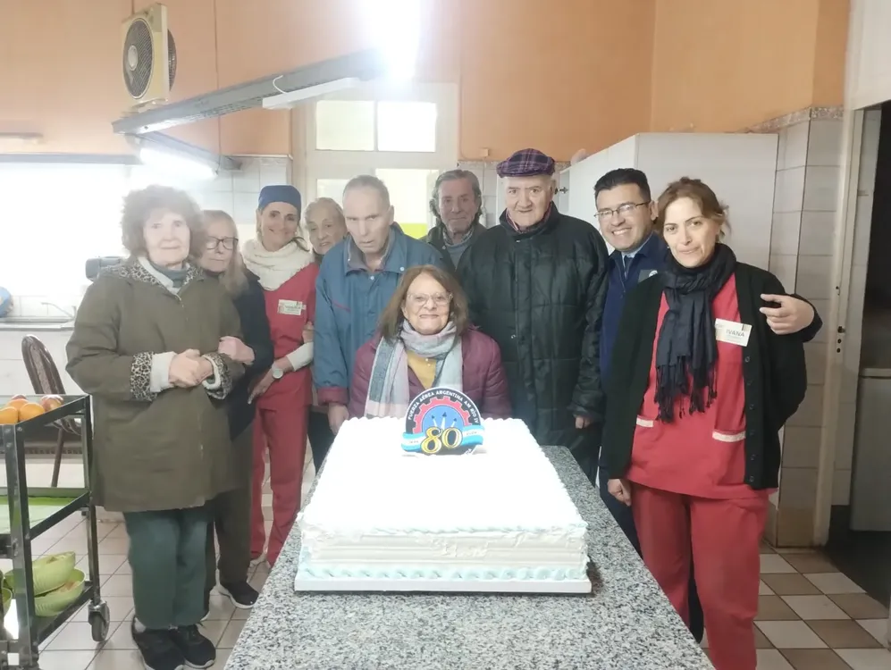 TORTA 80 AÑOS (1)