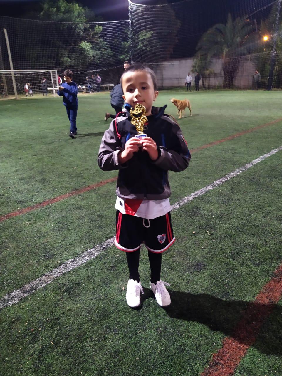 PEQUEÑOS GIGANTES (21)