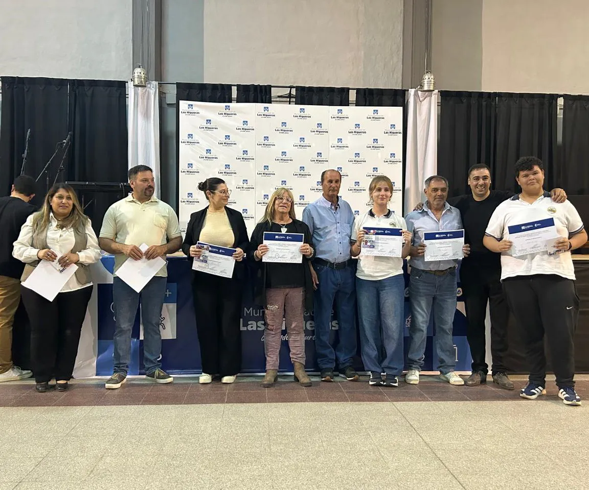 ESTUDIANTES DESTACADOS 2025 (2)