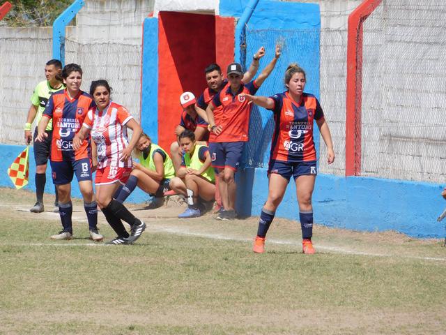 FEMENINO SPORTIVO MUNICIPAL (13)