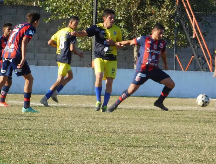 multimedia.normal.95cb7caa871d128b.526f736172696f2076732043656e74726f20536f6369616c20283439295f6e6f726d616c2e6a706567