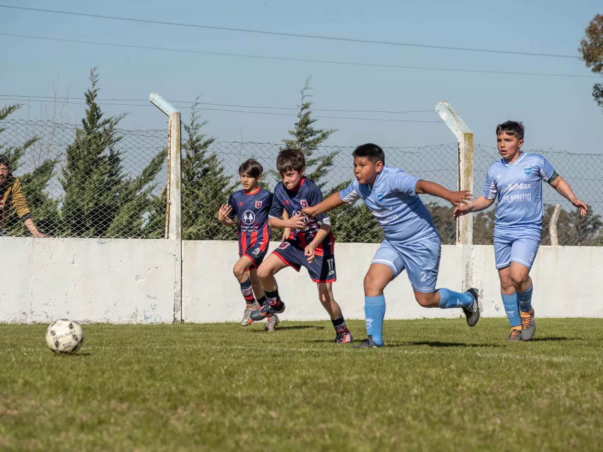 Centro Social vs Municipal Adelia María vs Juventud Unida (41)