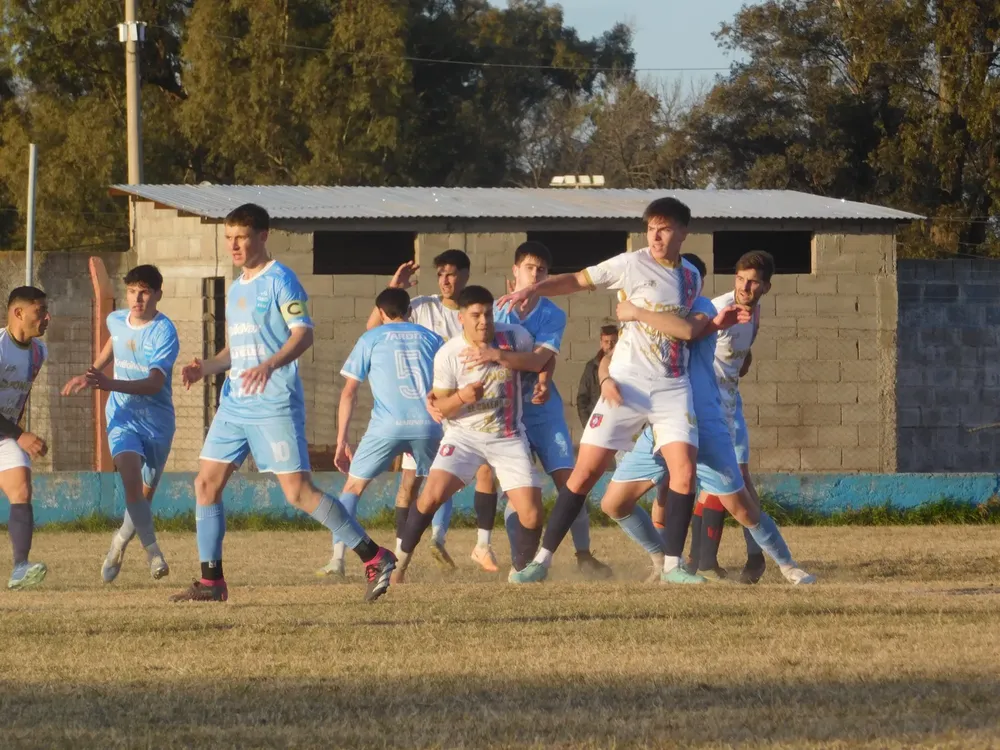 Centro Social vs Deportivo Municipal Adelia María  (7)