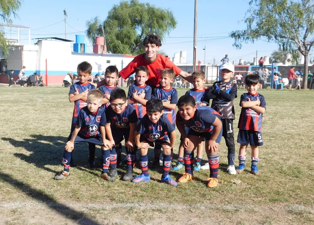 Infantiles Juveniles Centro Social San Lorenzo Bulnes Ateneo Vecinos Argentinso Jrs (42)