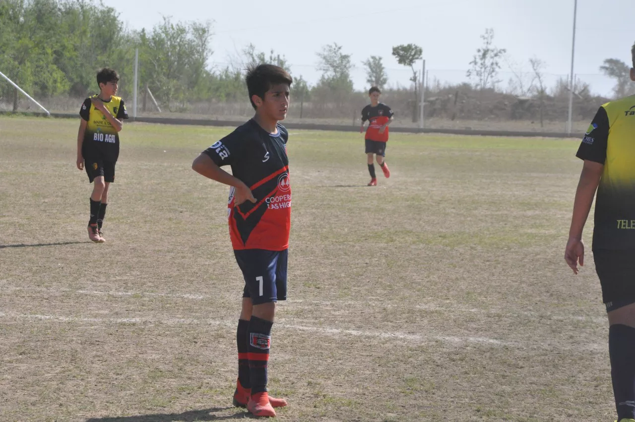 Centro Social Las Higueras Correos y Telecomunicaciones Deportivo Municipal Adela María (47)