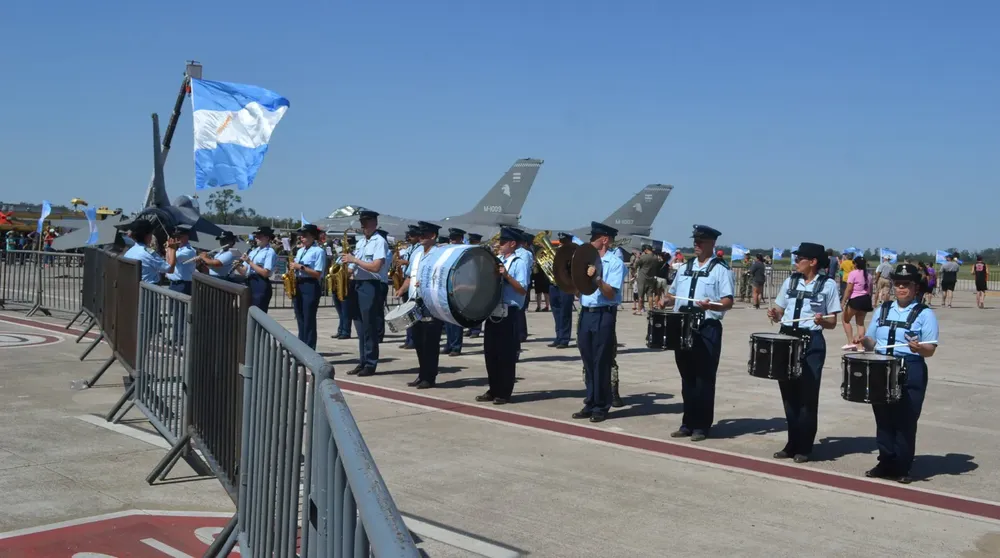 MUESTRA F 16 (3)