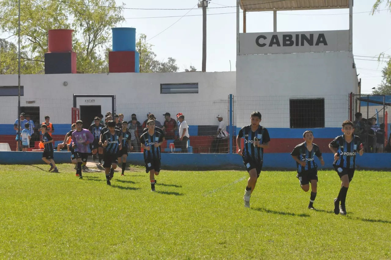 Centro Social vs Alberdi B vs San Cayetano (206)