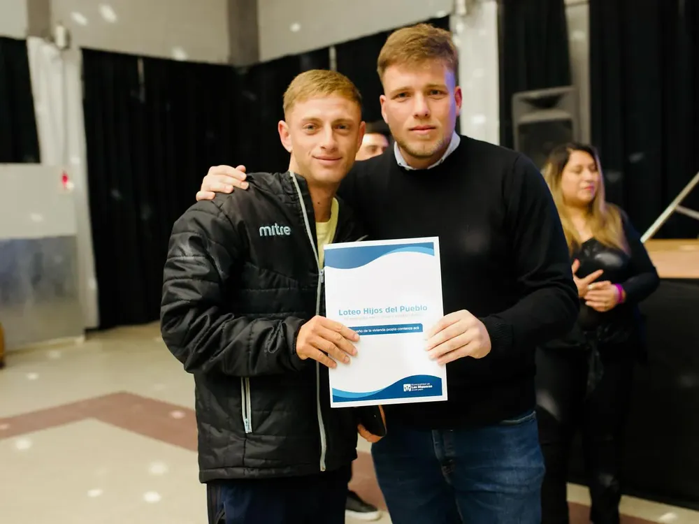 LOTE HIJOS DEL PUEBLO (4)