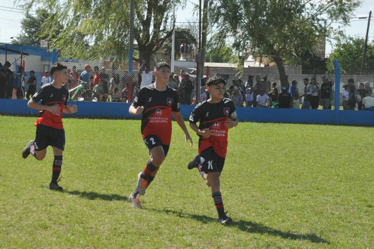 Centro Social vs Alberdi B vs San Cayetano (208)