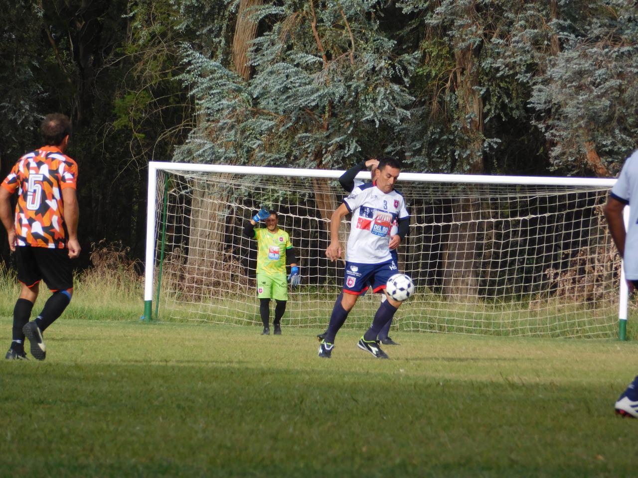 Profesionales Las Higueras vs DGI (12)