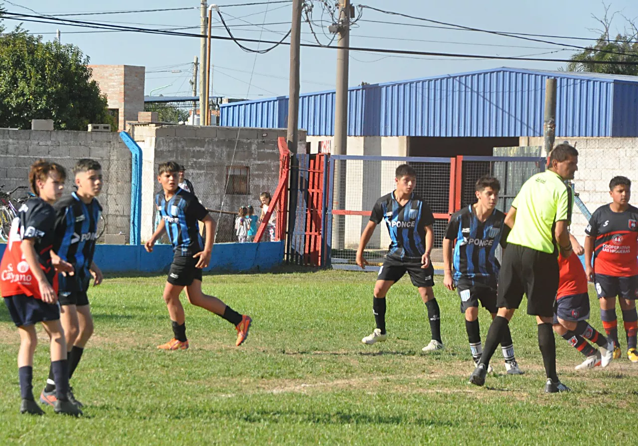 Centro Social vs Alberdi B vs San Cayetano (234)