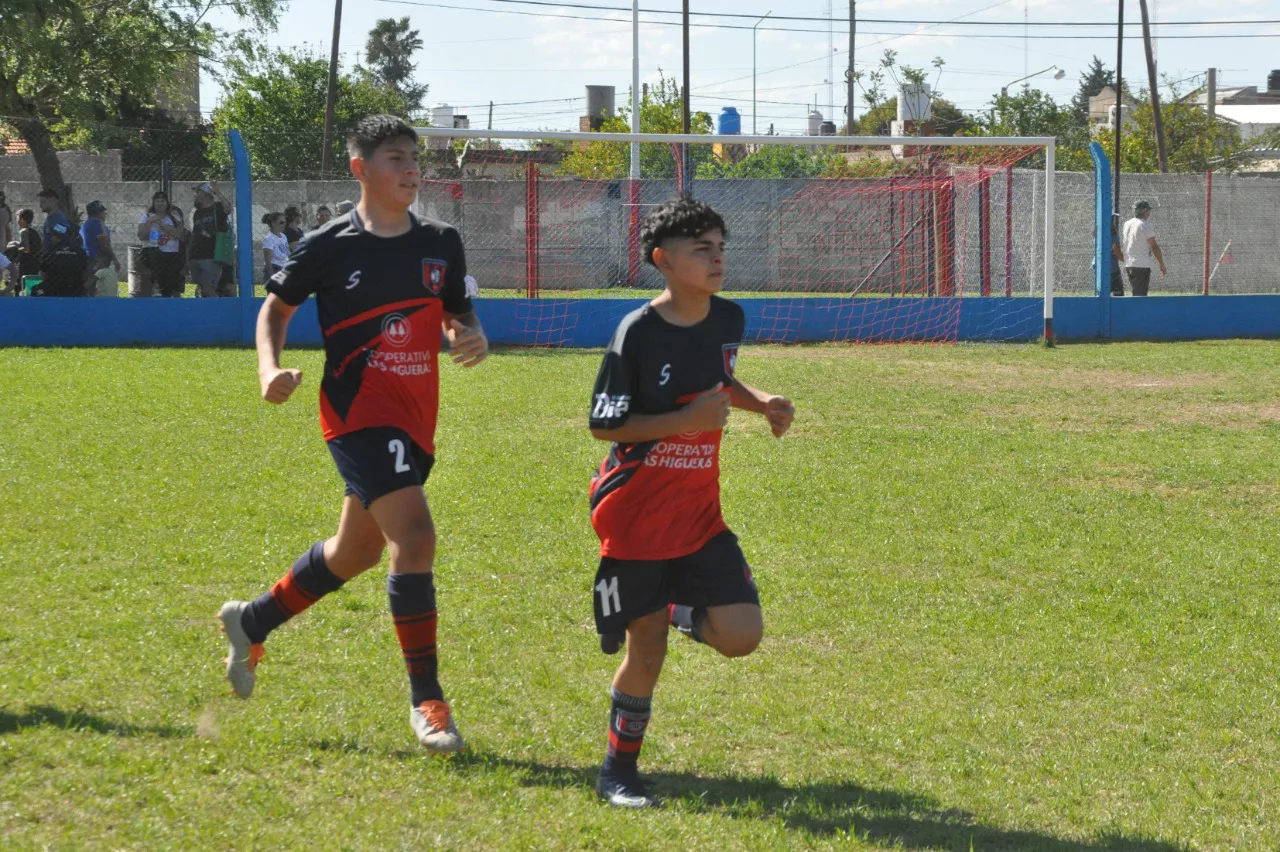 Centro Social vs Alberdi B vs San Cayetano (209)