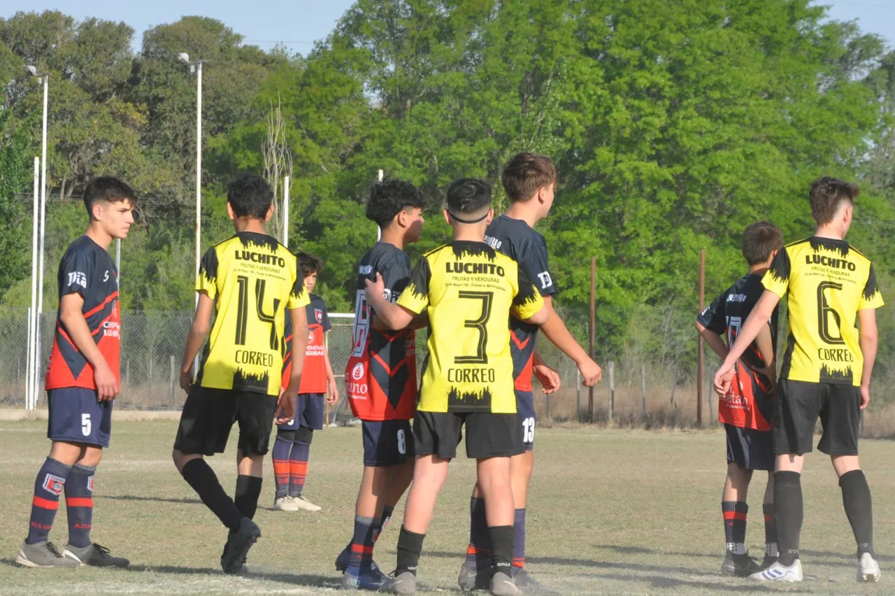Centro Social Las Higueras Correos y Telecomunicaciones Deportivo Municipal Adela María (102)
