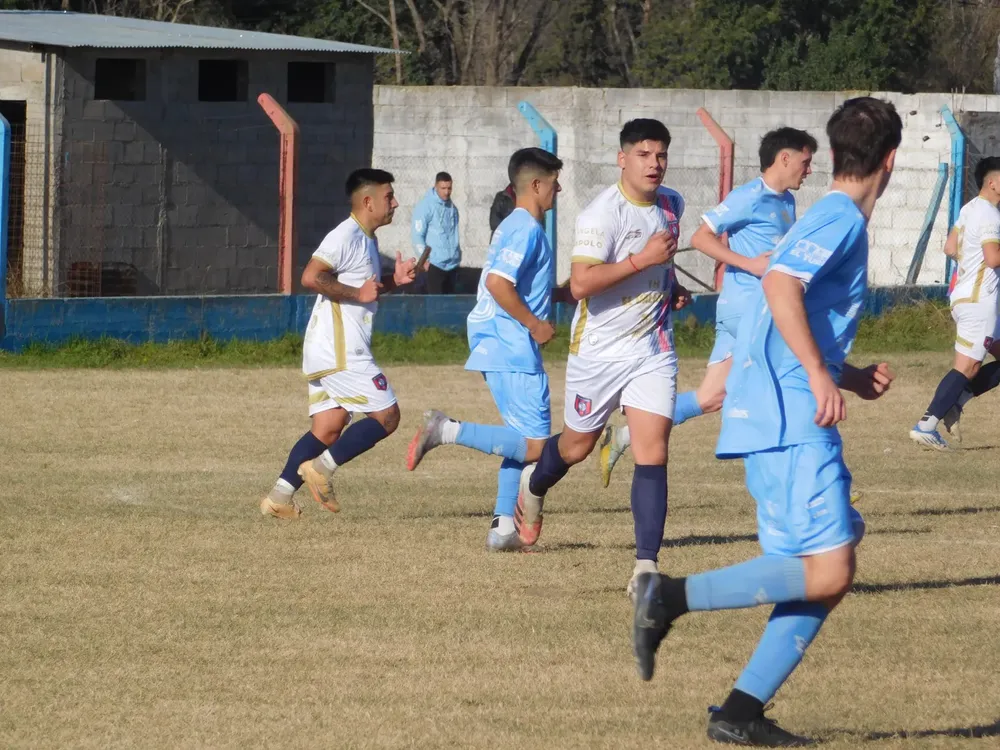 Centro Social vs Deportivo Municipal Adelia María  (10)