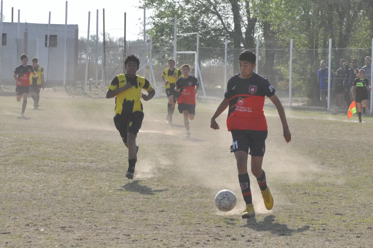 Centro Social Las Higueras Correos y Telecomunicaciones Deportivo Municipal Adela María (116)