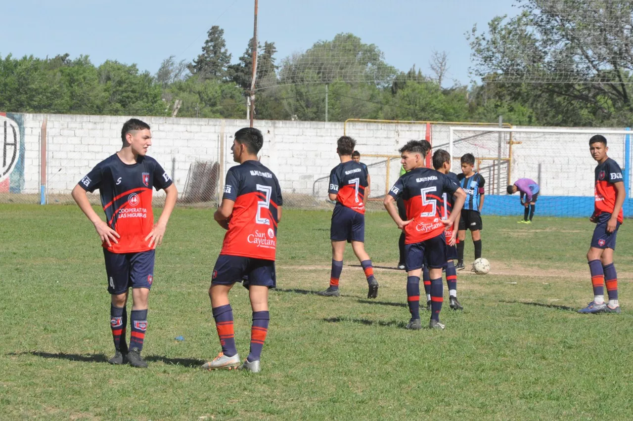 Centro Social vs Alberdi B vs San Cayetano (213)