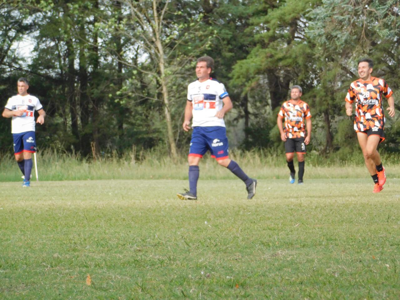 Profesionales Las Higueras vs DGI (9)