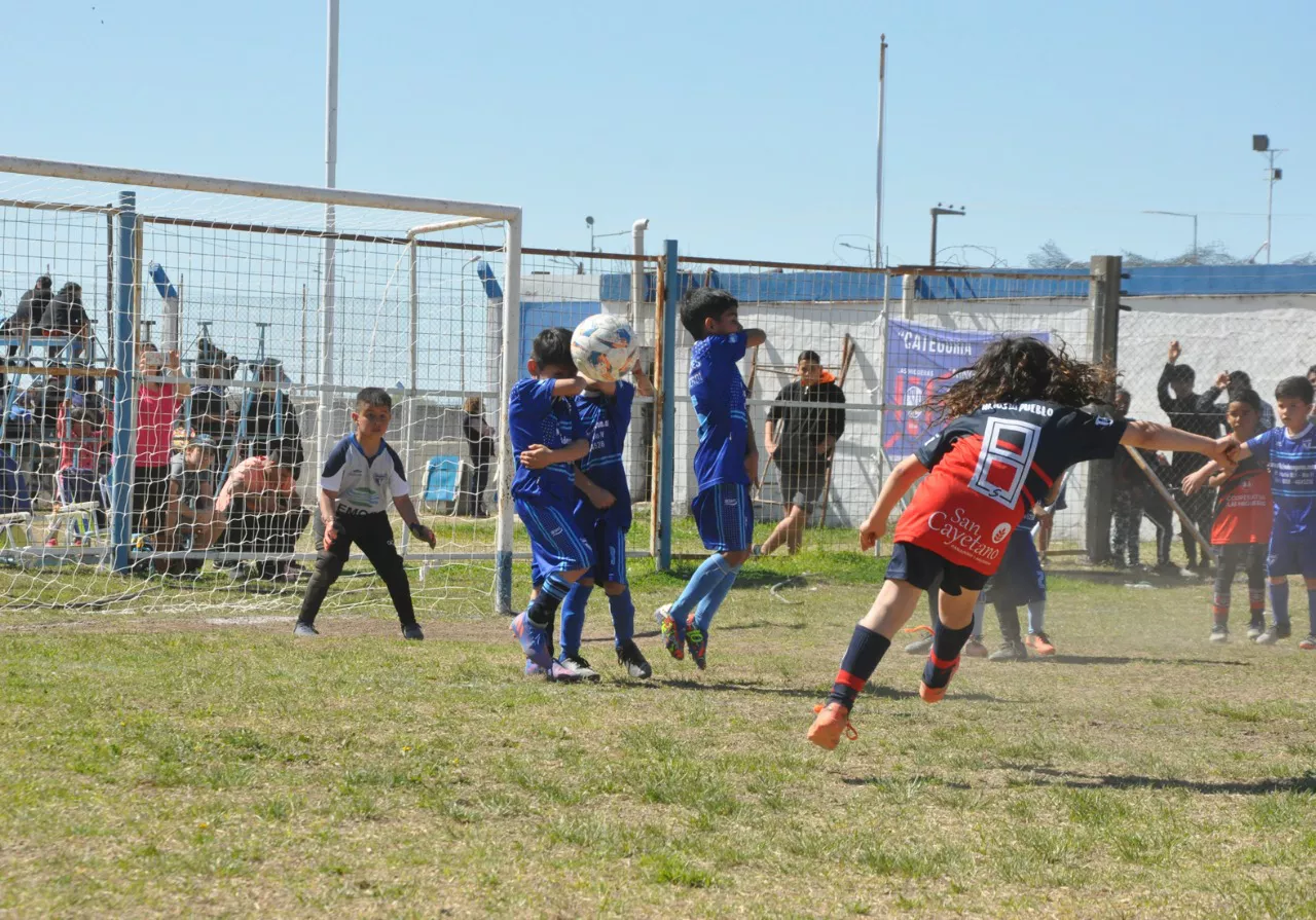 Centro Social vs Defensores de Alberdi vs Juventud Unida Río Cuarto (128)