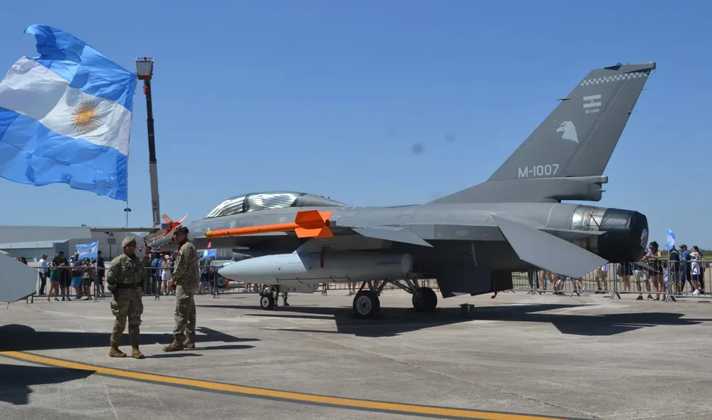 MUESTRA F 16 (11)