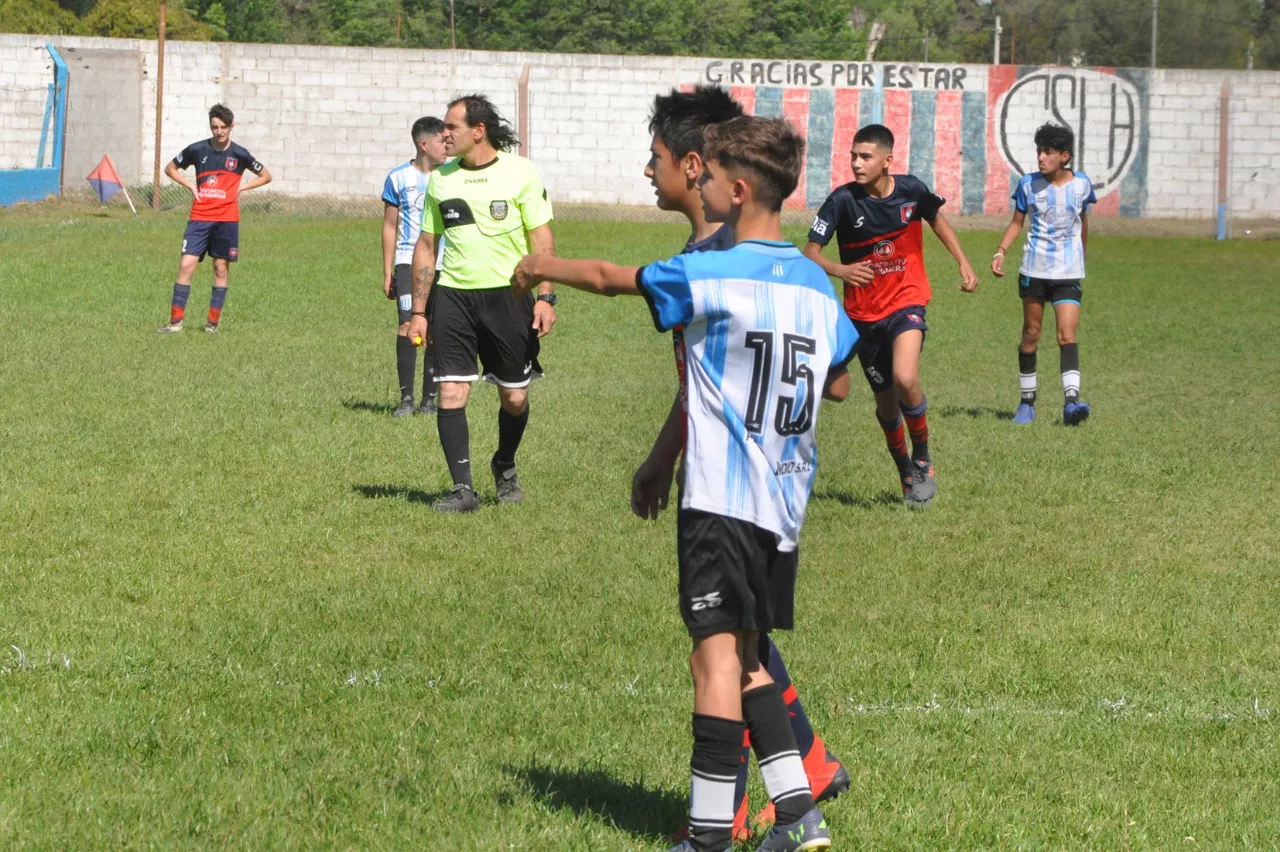 Centro Social vs Alberdi B vs San Cayetano (175)