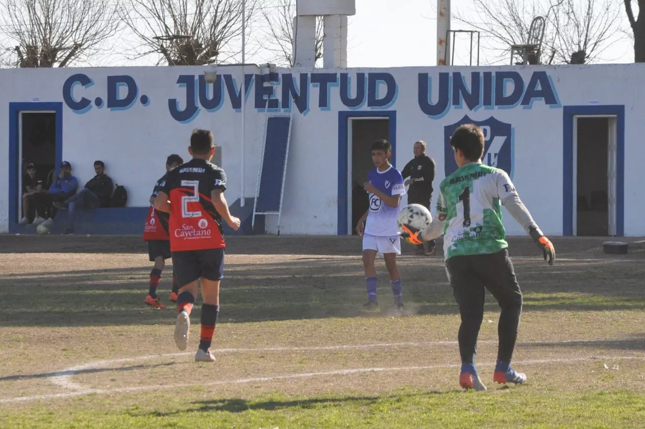 Centro Social vs Municipal Adelia María vs Juventud Unida (150)